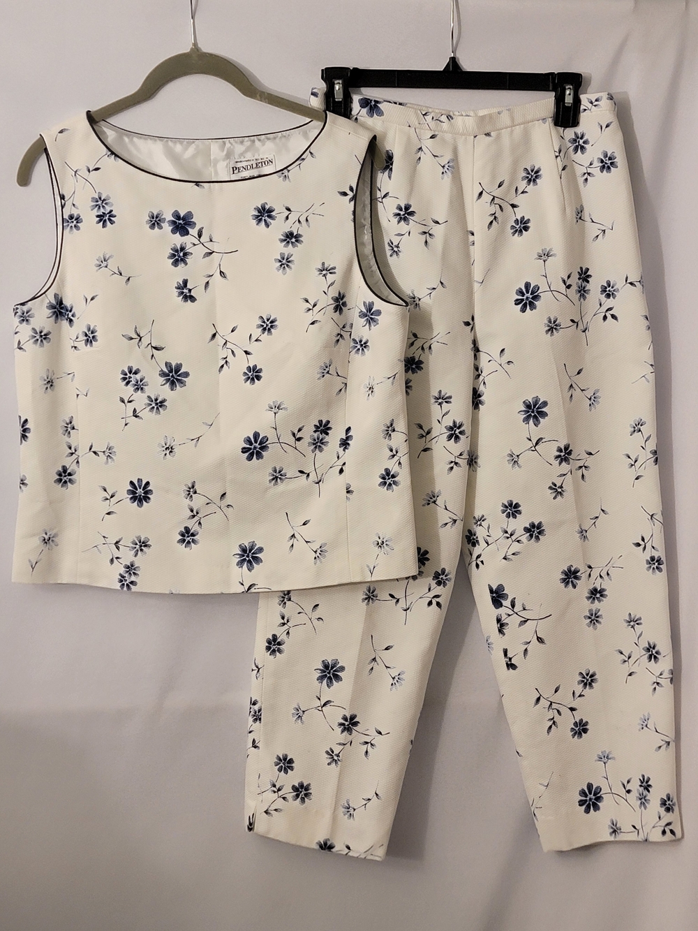 Pendleton Womens 2 Piece Set Size 12 Top, 10P Pants
